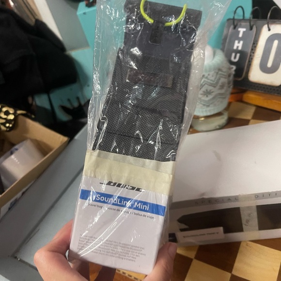Live Big. Go Mini. The SoundLink Mini II Special Edition Bose - Picture 2 of 11